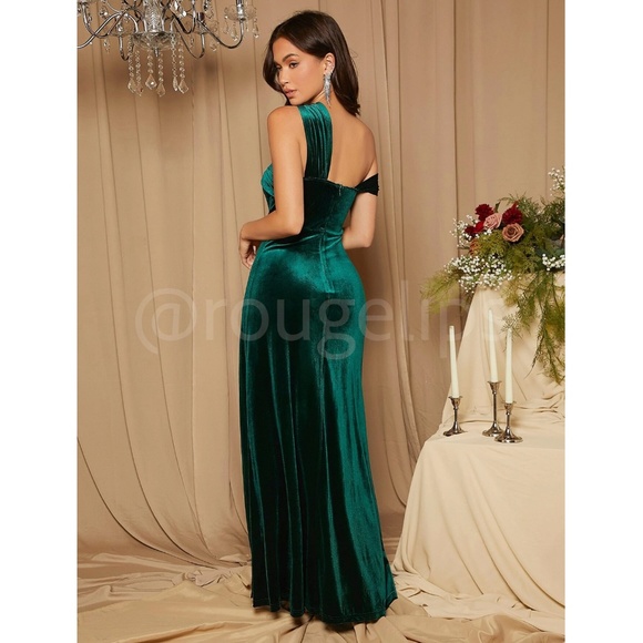 Dark Green Velvet Asymmetric Shoulder Maxi Dress High Leg Slit - Picture 3 of 8